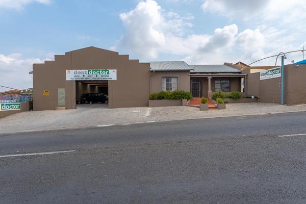 896 m² Commercial space