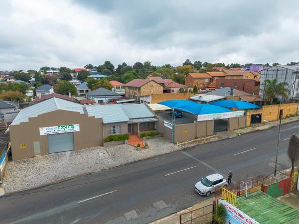 896 m² Commercial space
