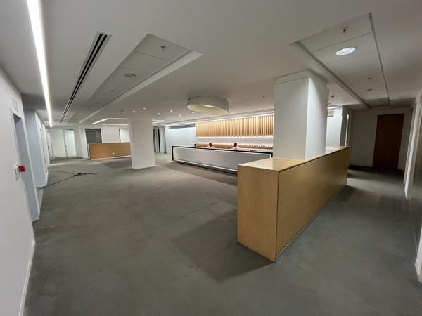 2 004 m² Commercial space