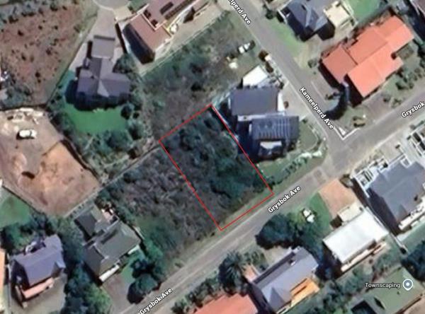 600 m² Land