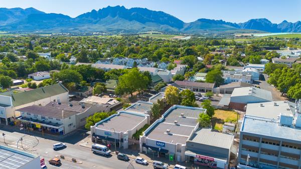 1 325 m² Commercial space