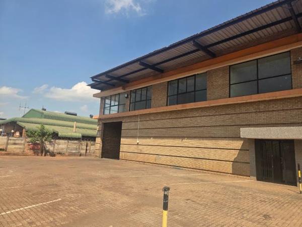 1 800 m² Industrial space