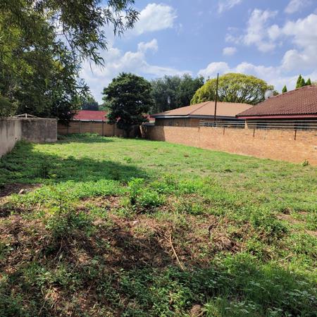 476 m² Land