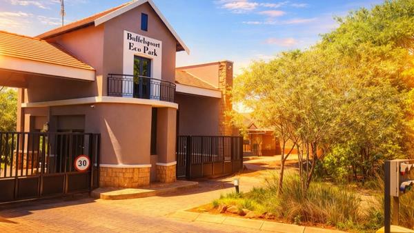 1 392 m² Land