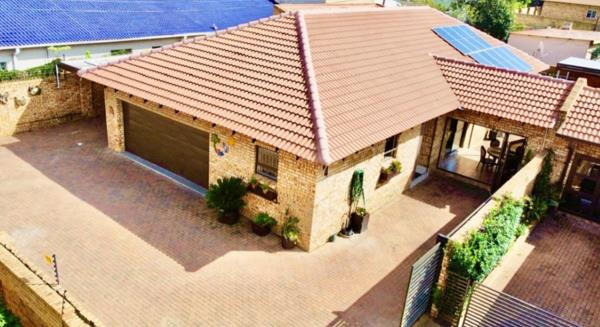 4 Bedroom Townhouse