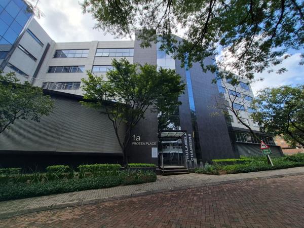 982 m² Commercial space