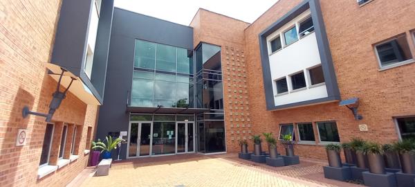 300 m² Commercial space