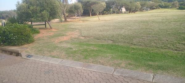 340 m² Land