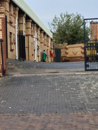 2 100 m² Commercial space