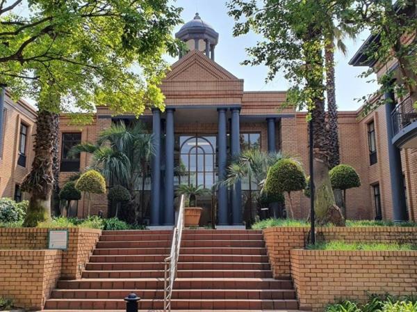 671.9 m² Office Space