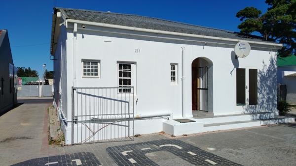 345 m² Commercial space