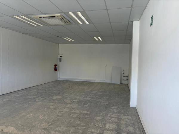58.4 m² Retail Space