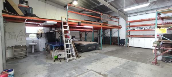 240 m² Commercial space