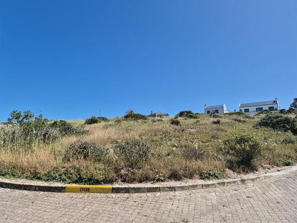 653 m² Land