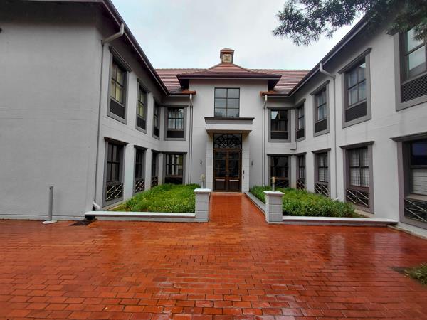 230 m² Commercial space