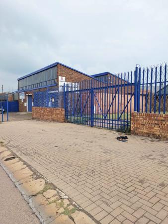 611 m² Industrial space