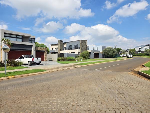 1 050 m² Land