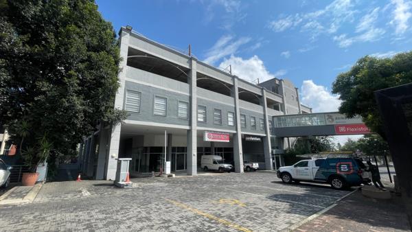 937 m² Office Space