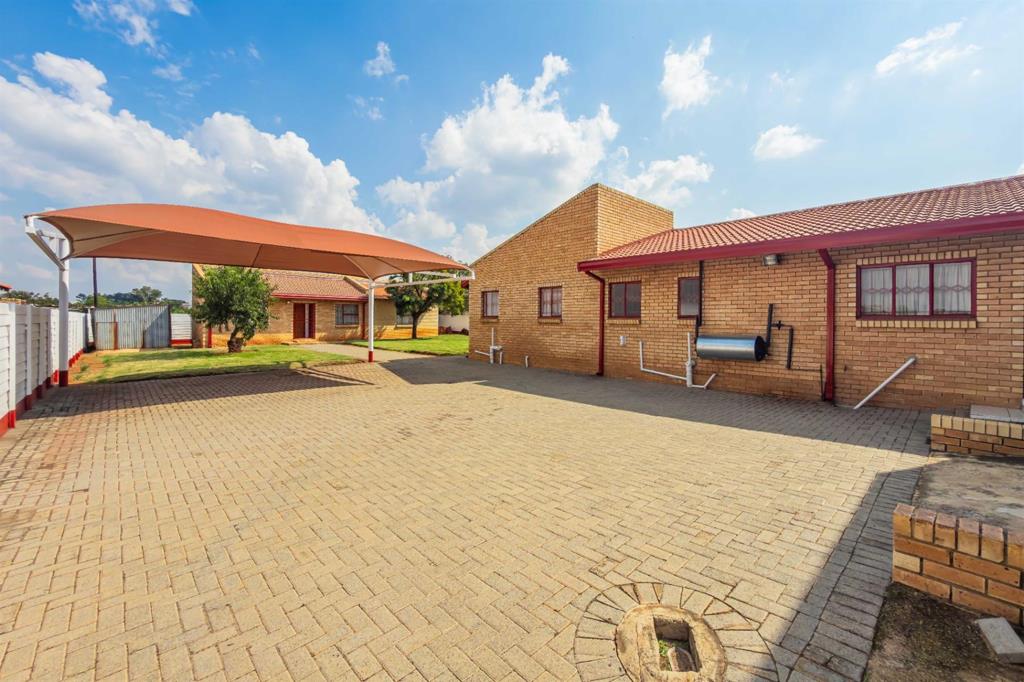 4 Bedroom House