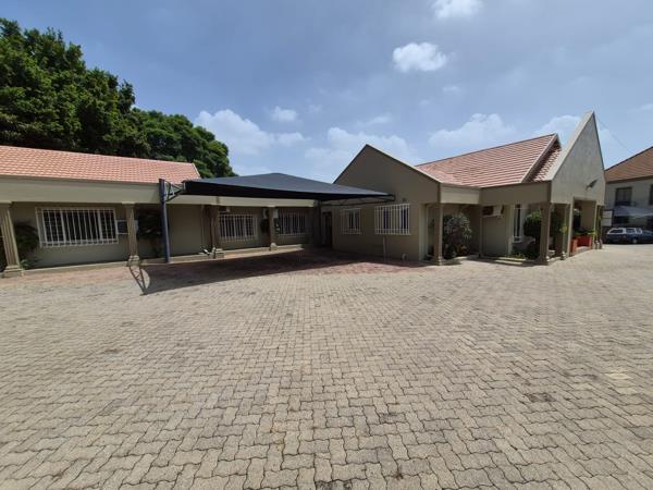 327.4 m² Commercial space