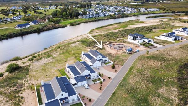 600 m² Land