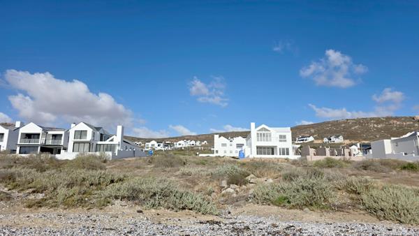 328 m² Land available in St Helena Views