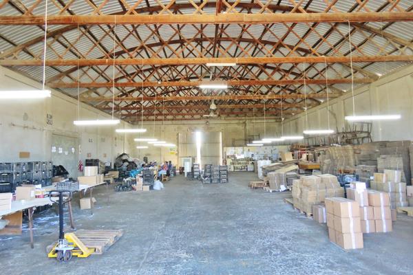 595 m² Industrial space