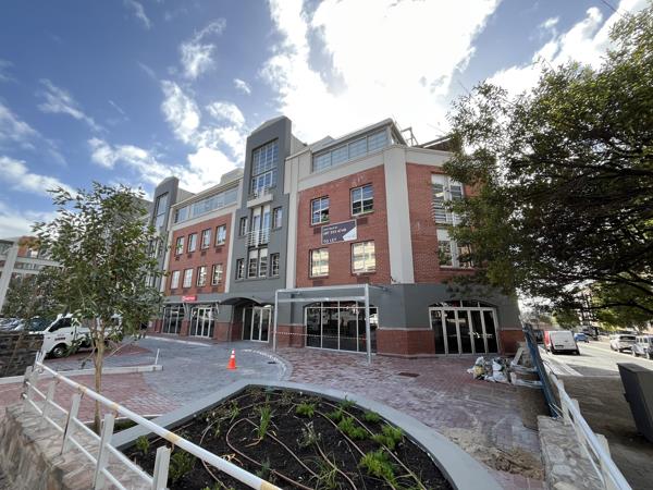 176 m² Retail Space