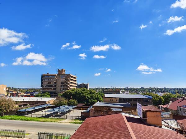 1 366 m² Commercial space