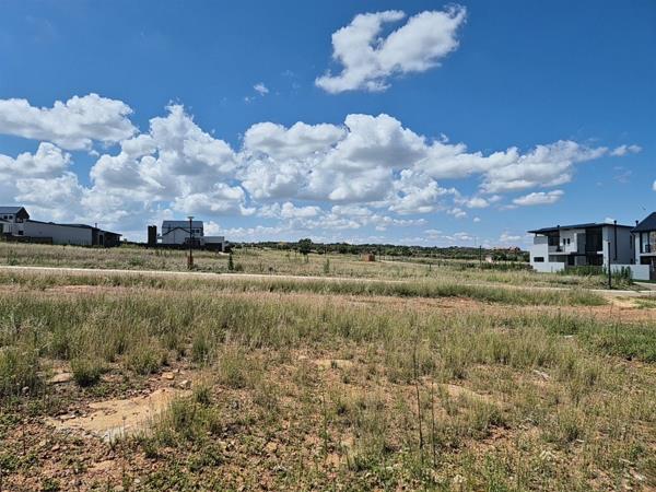 472 m² Land