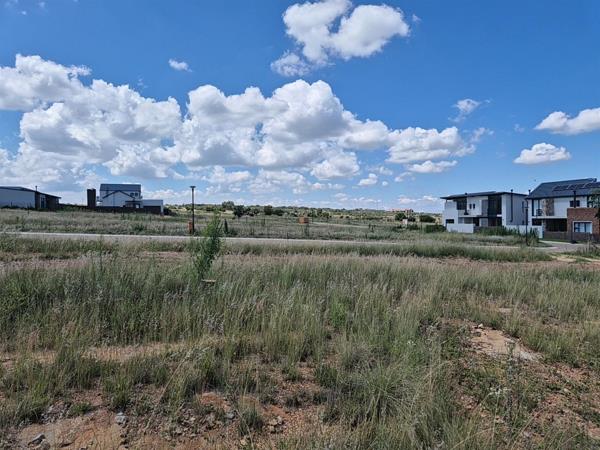 547 m² Land