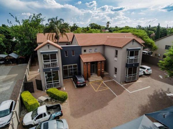 740 m² Retail Space