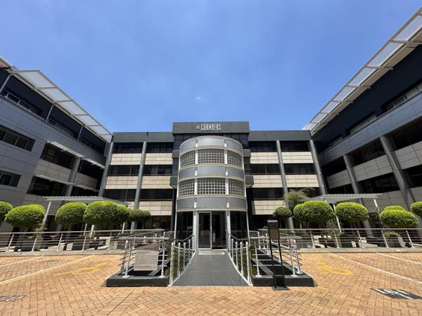 897 m² Commercial space