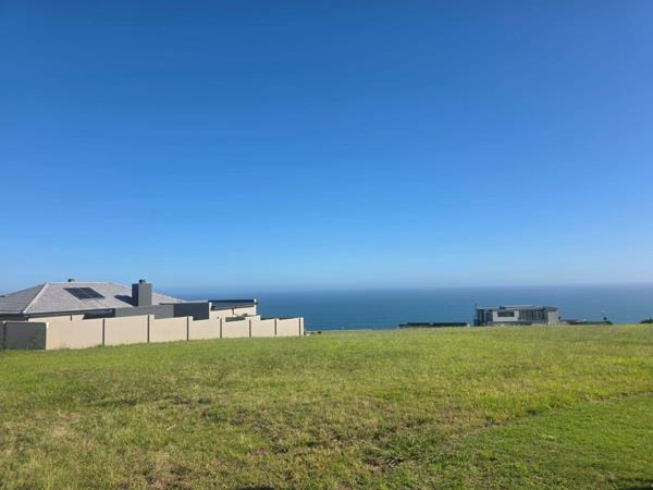 687 m² Land