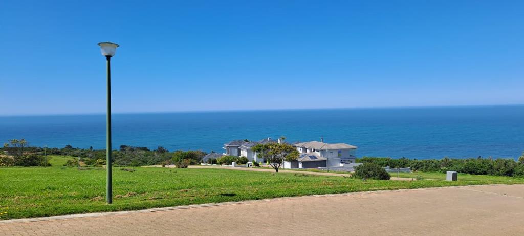687 m² Land