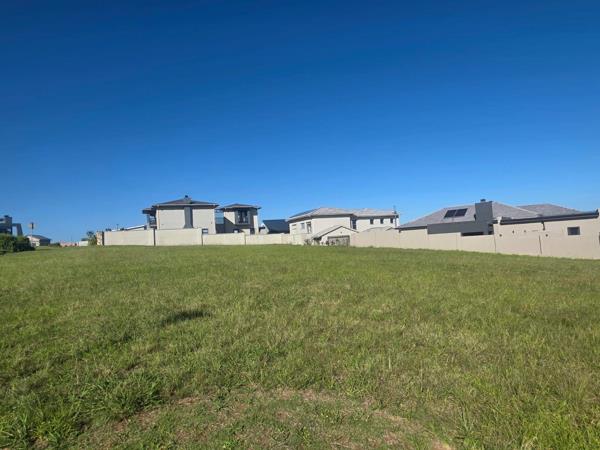 687 m² Land