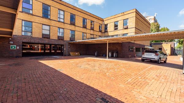3 813 m² Commercial space