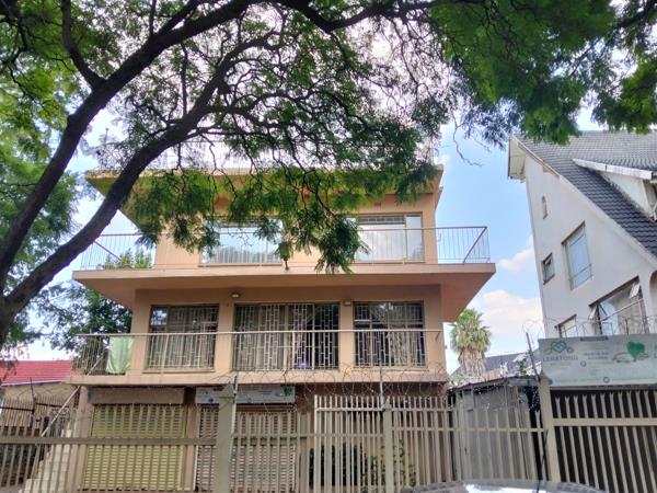 6 Bedroom House
