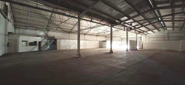 1 100 m² Industrial space