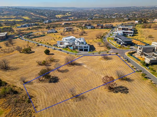 3 894 m² Land