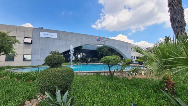 728 m² Office Space