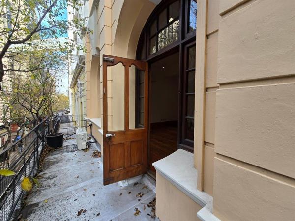 208 m² Office Space