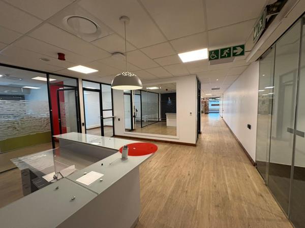 950 m² Commercial space