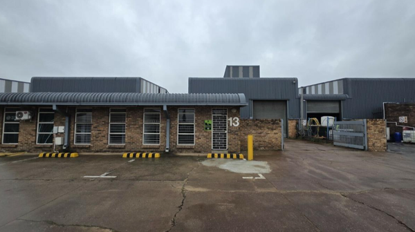 607 m² Industrial space