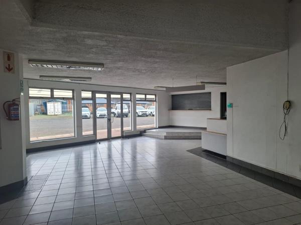 870 m² Commercial space