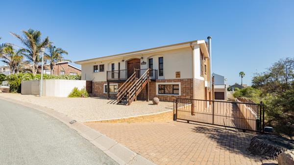 6 Bedroom House
