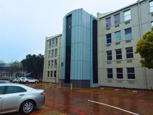 208 m² Office Space