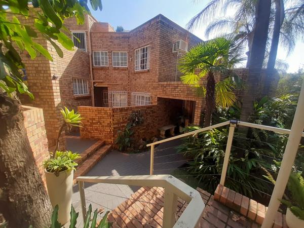 6 Bedroom House