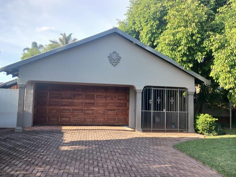 4 Bedroom House in Sinoville