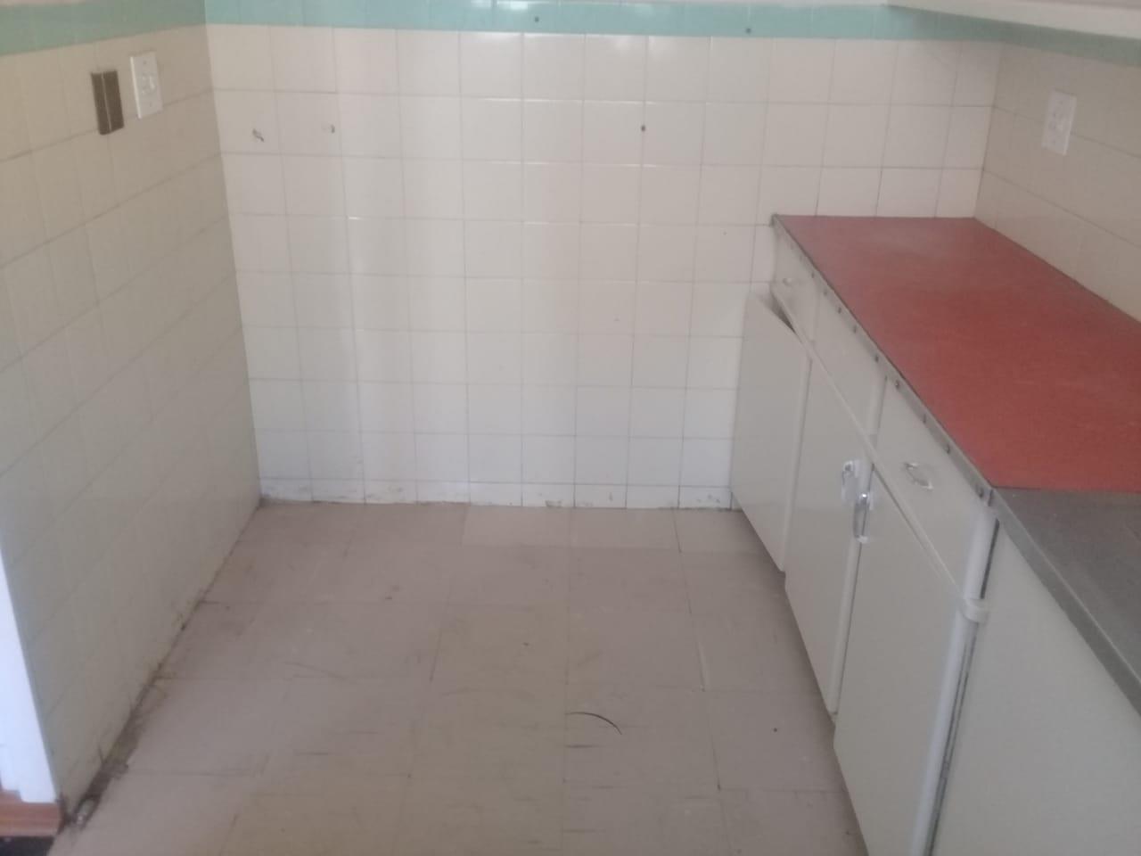 2.5 Bedroom Flat in Muckleneuk